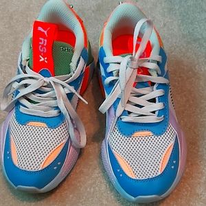 LIKE NEW puma rsx sneakers